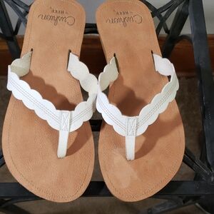 NWOT Women's Size 9 Cushion By Reef White Sandals